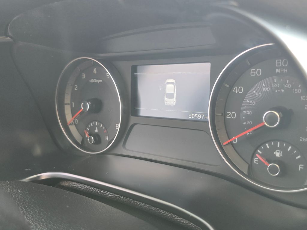 Used 2024 White Kia LXS image 19