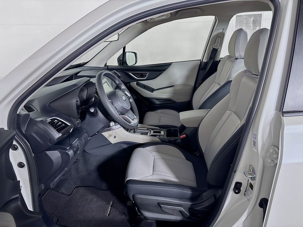 2023 Subaru Forester Base