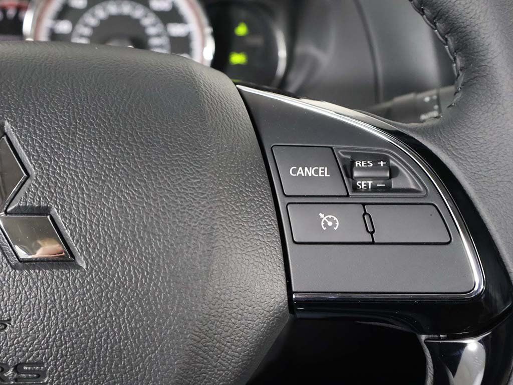 Used 2024 White Mitsubishi SE image 35