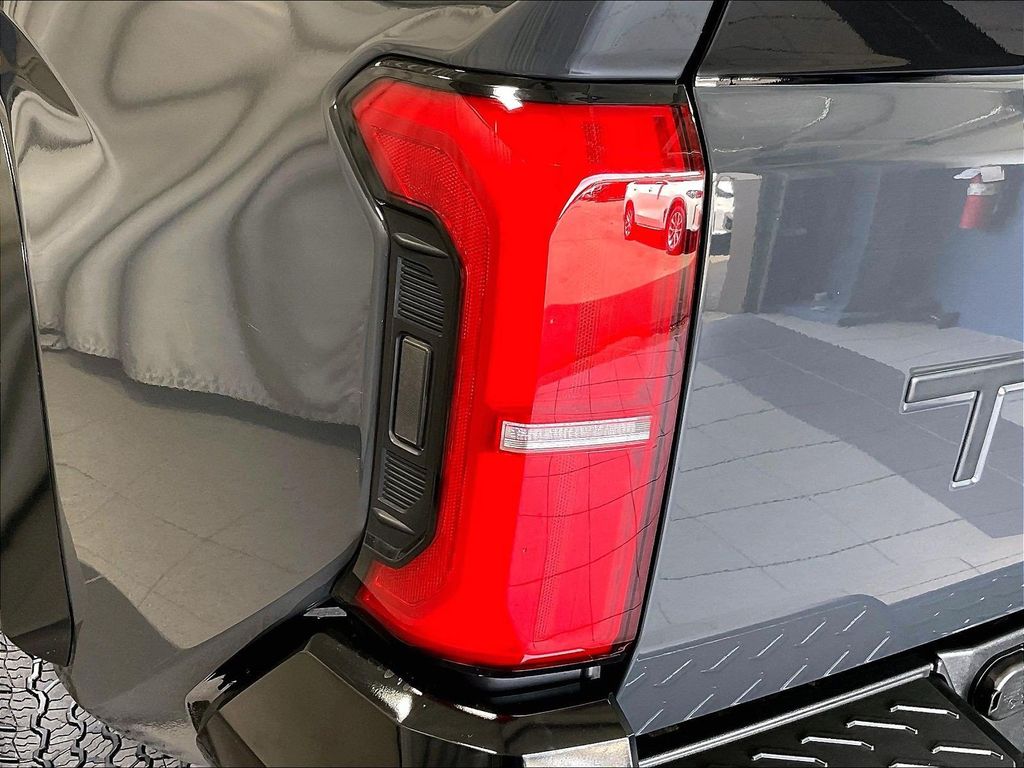 2025 Toyota Tacoma Hybrid — photo 35