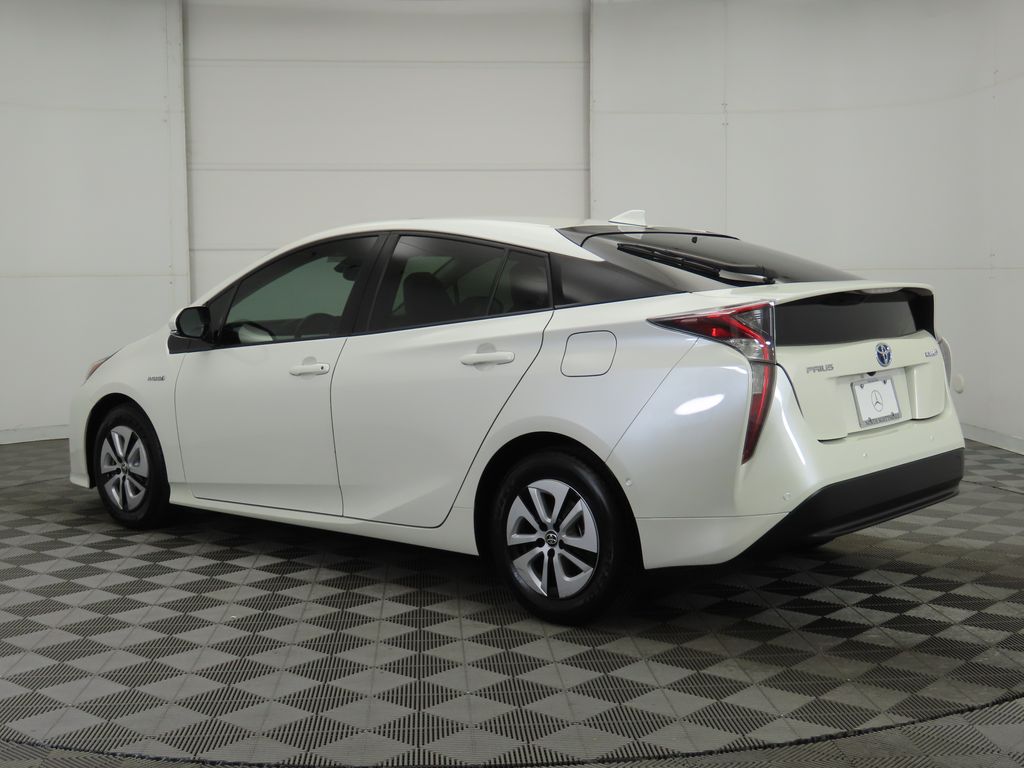 2018 Toyota Prius Four 7