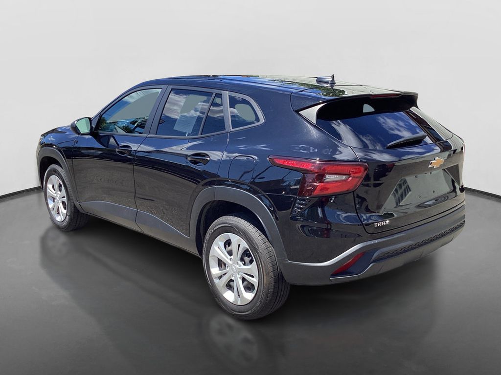 Used 2024 Chevrolet Trax SUV
