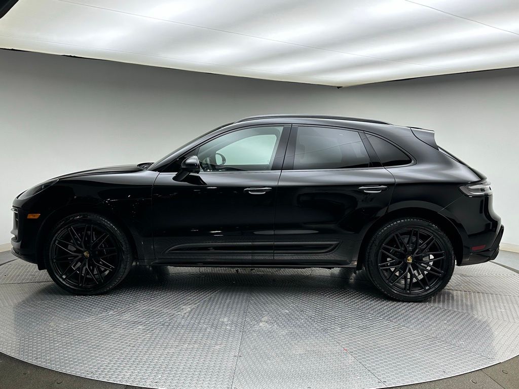 Thumbnail: 2024 Porsche Macan - 2