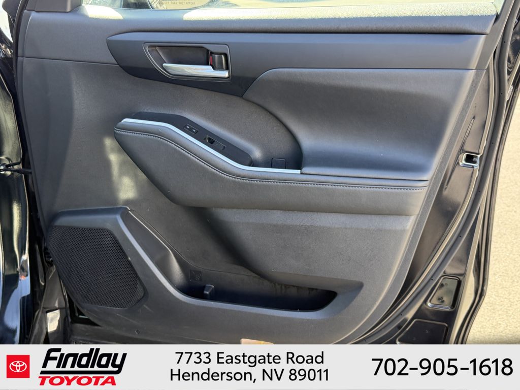 Used 2024 Toyota Highlander SUV