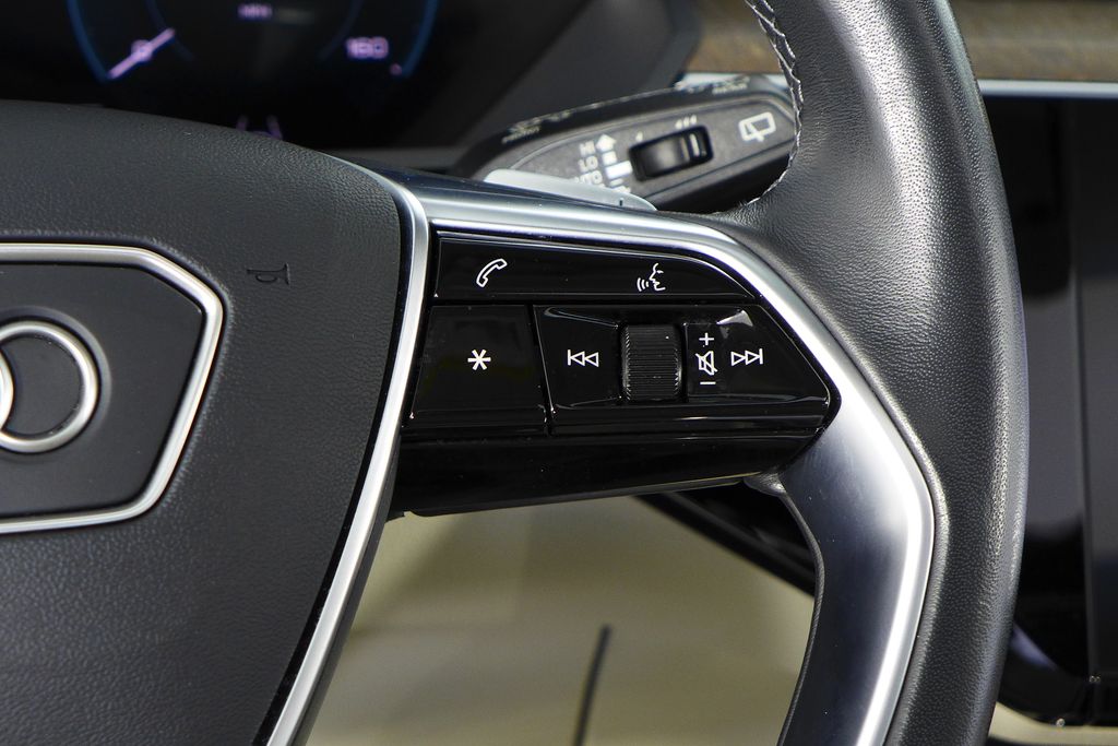 Thumbnail: 2024 Audi Q8 e-tron - 28