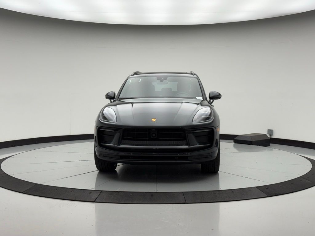 Thumbnail: 2026 Porsche Macan - 8