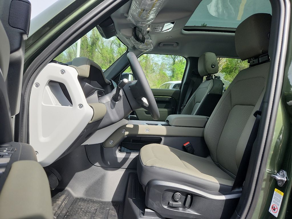 Thumbnail: 2026 Land Rover Defender - 6