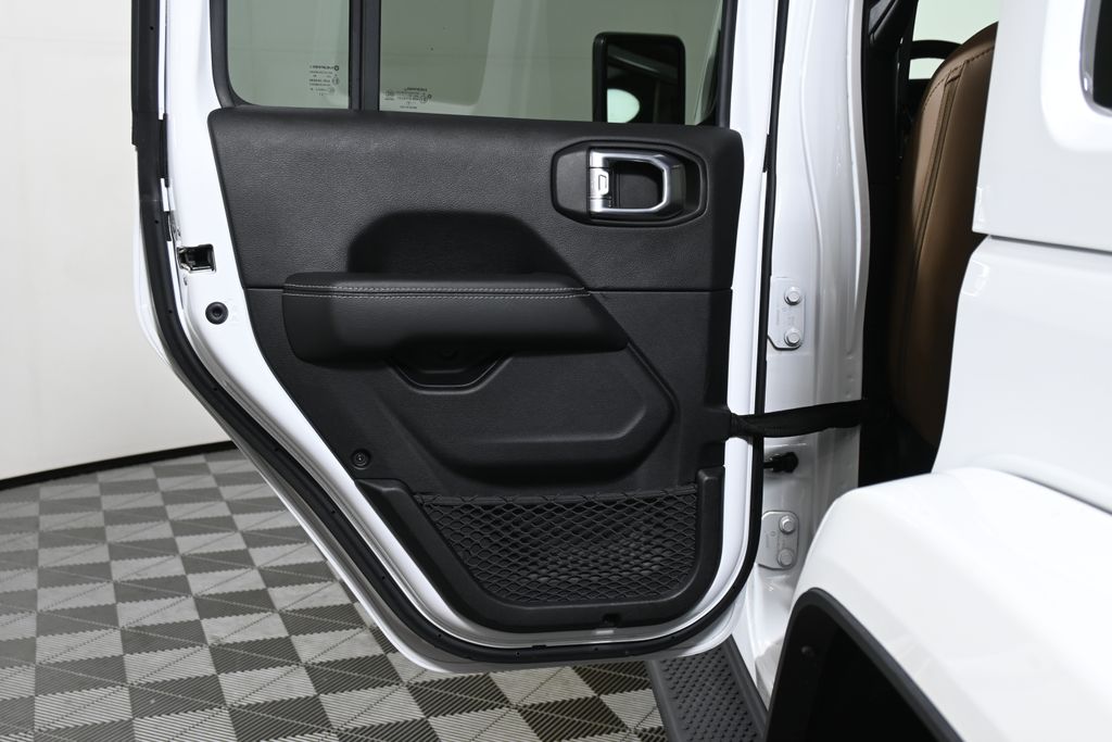 Thumbnail: 2021 Jeep Wrangler - 32