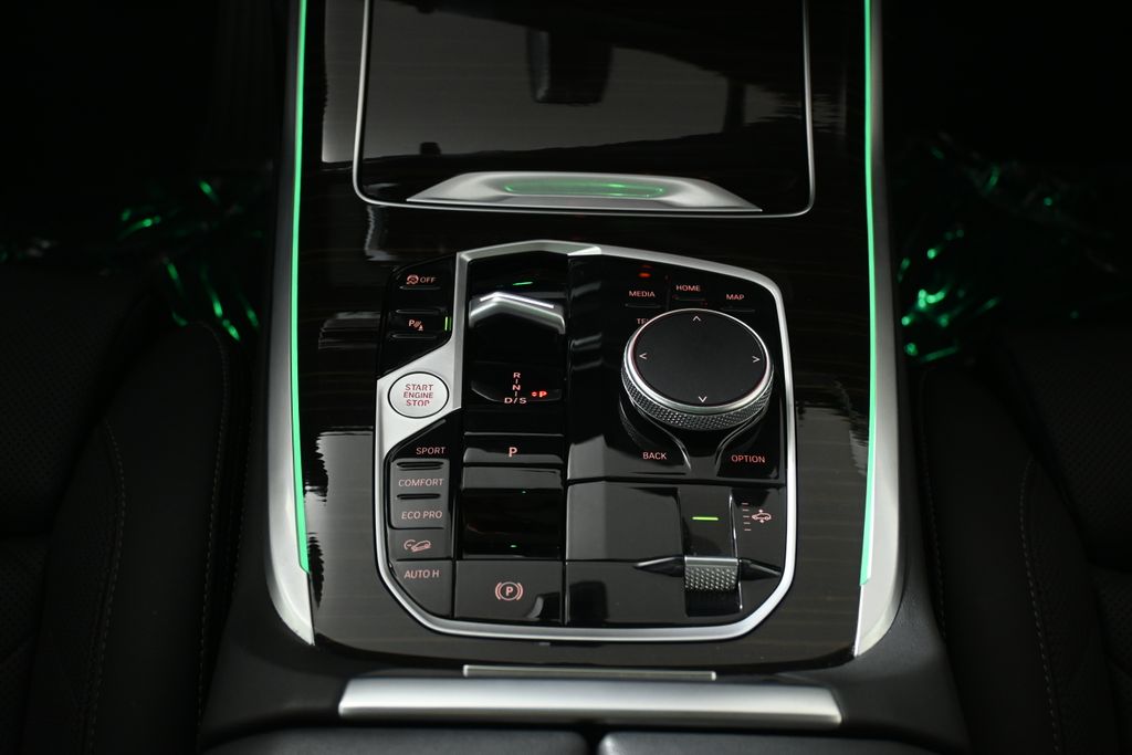 Thumbnail: 2024 BMW X7 - 25