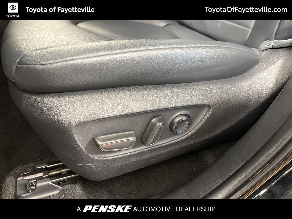 Thumbnail: 2023 Toyota Highlander - 26