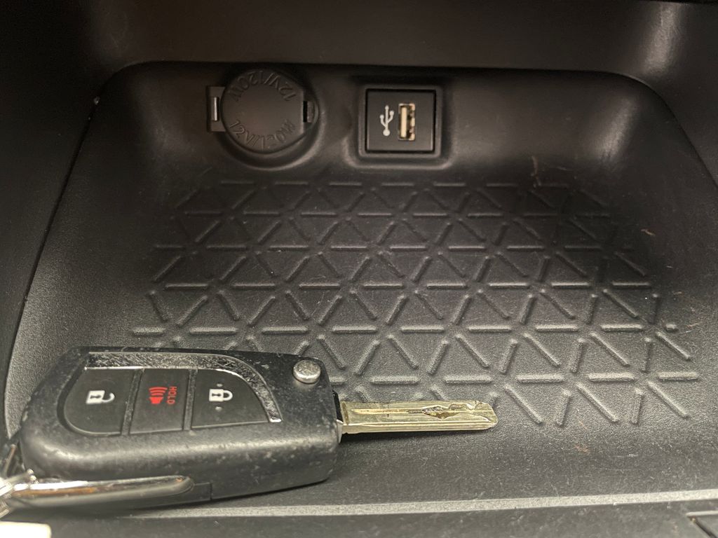 Thumbnail: 2023 Toyota RAV4 - 27