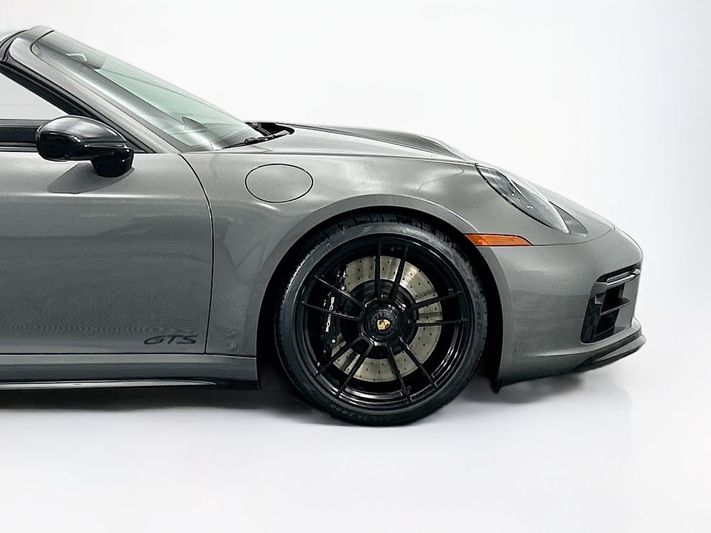 Thumbnail: 2023 Porsche 911 - 11