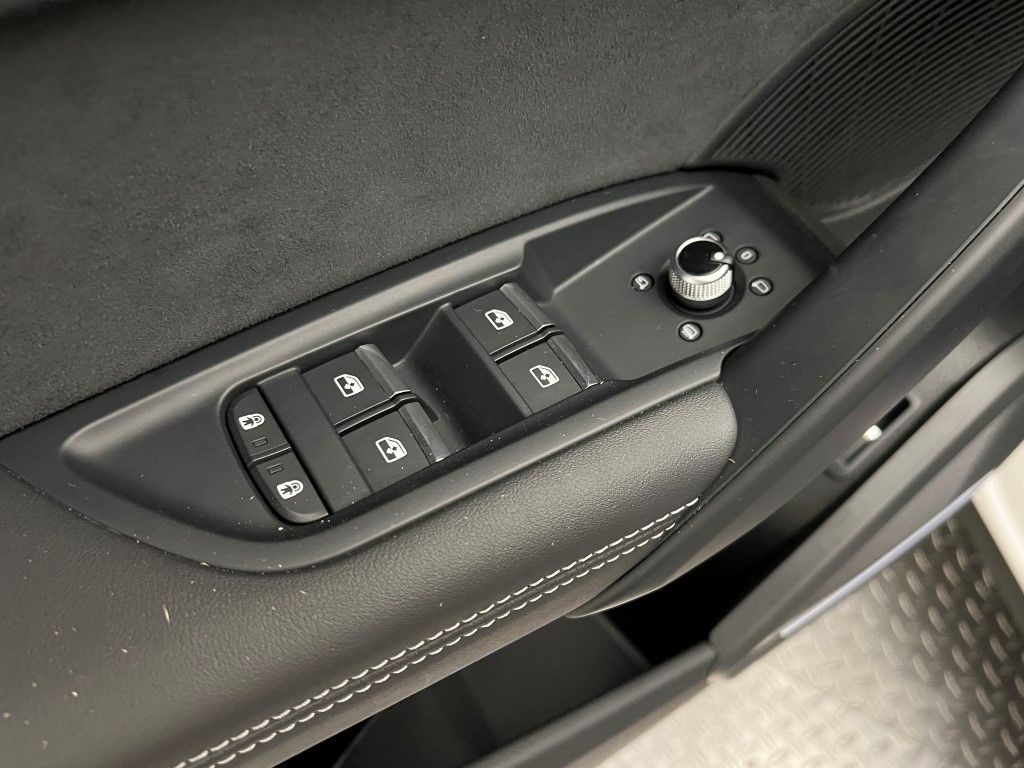 Thumbnail: 2023 Audi Q5 - 24