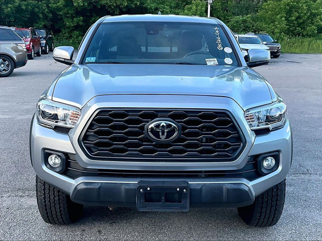 2021 Toyota Tacoma — photo 2