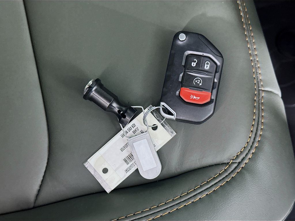 New 2026 Black Jeep Mojave X image 19