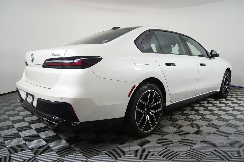 Thumbnail: 2023 BMW 7 Series - 3