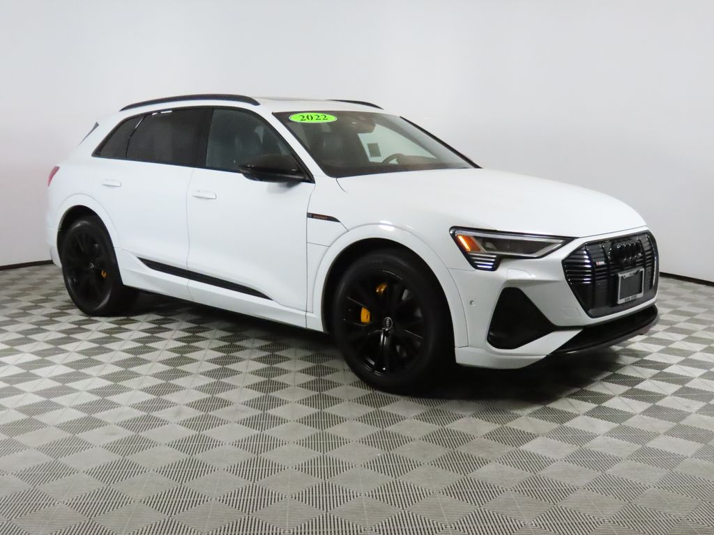 Thumbnail: 2022 Audi e-tron - 7
