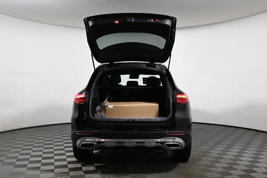 Thumbnail: 2026 Mercedes-Benz GLC - 28