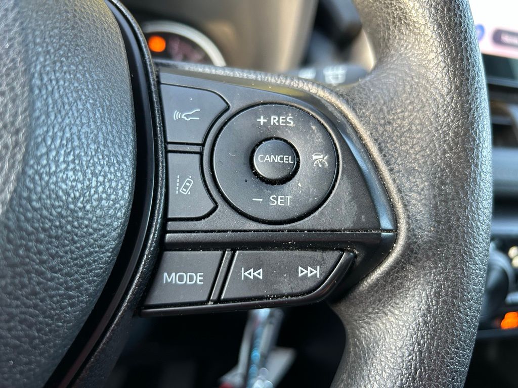 Thumbnail: 2023 Toyota RAV4 - 17