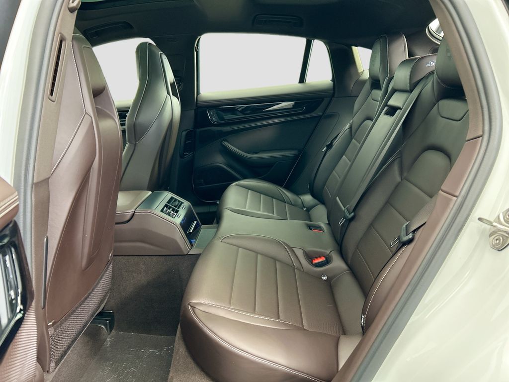 Thumbnail: 2026 Porsche Panamera - 19