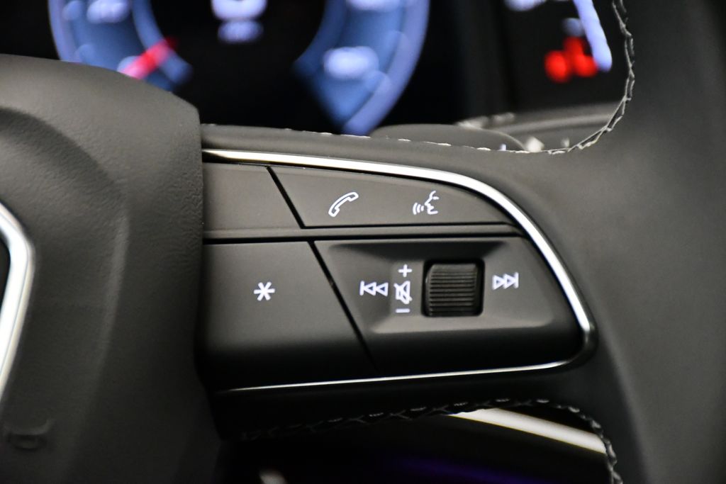 Thumbnail: 2026 Audi Q8 - 24