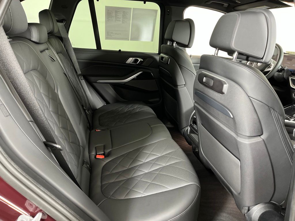 Thumbnail: 2025 BMW X5 - 10