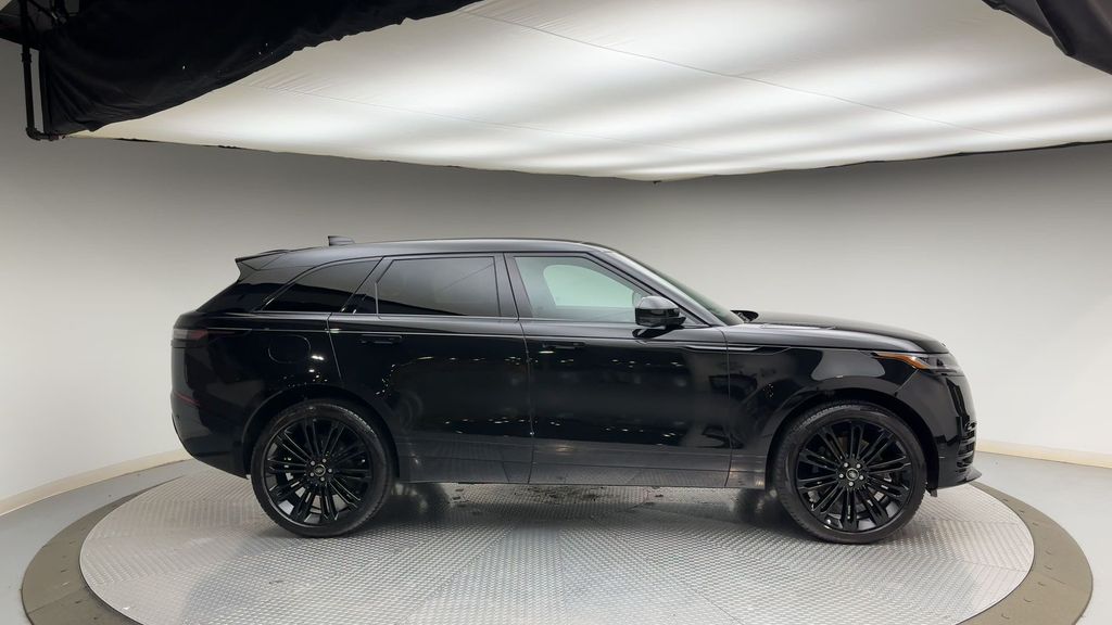 Thumbnail: 2026 Land Rover Range Rover Velar - 9