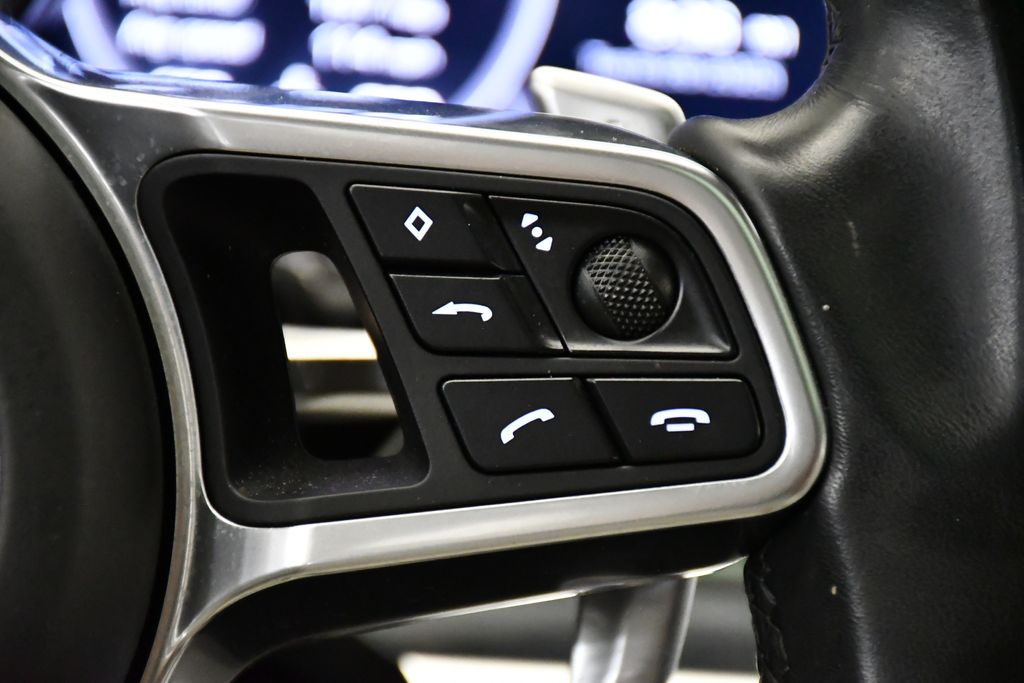 Thumbnail: 2018 Porsche Panamera - 28