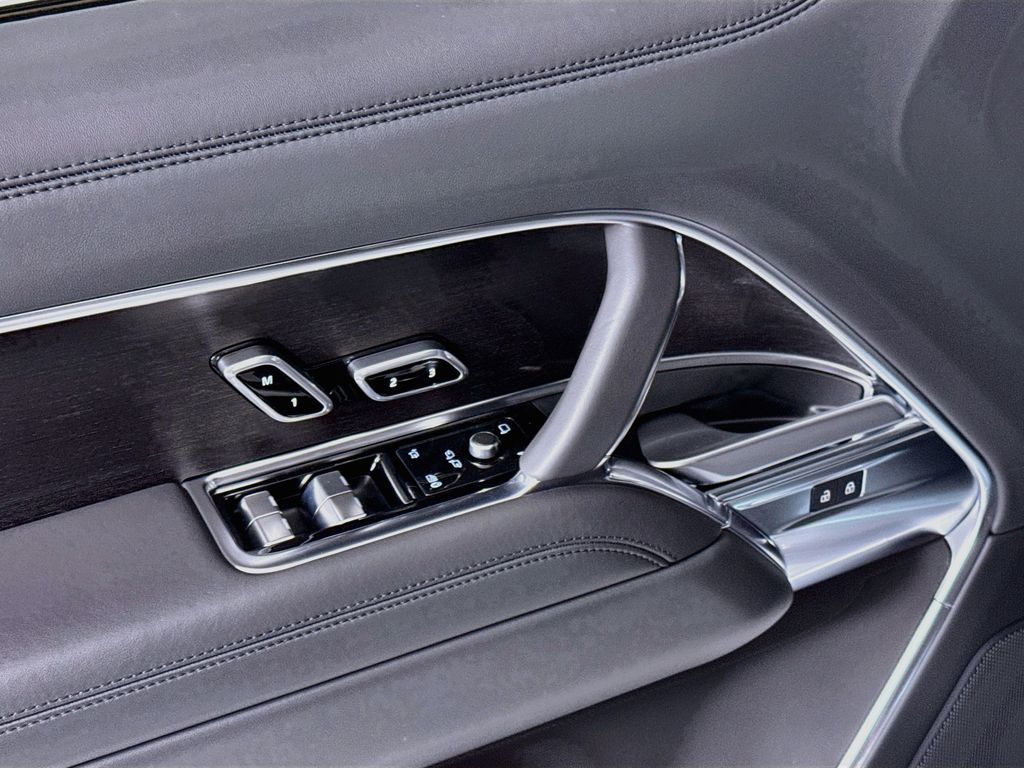 Thumbnail: 2026 Land Rover Range Rover - 23