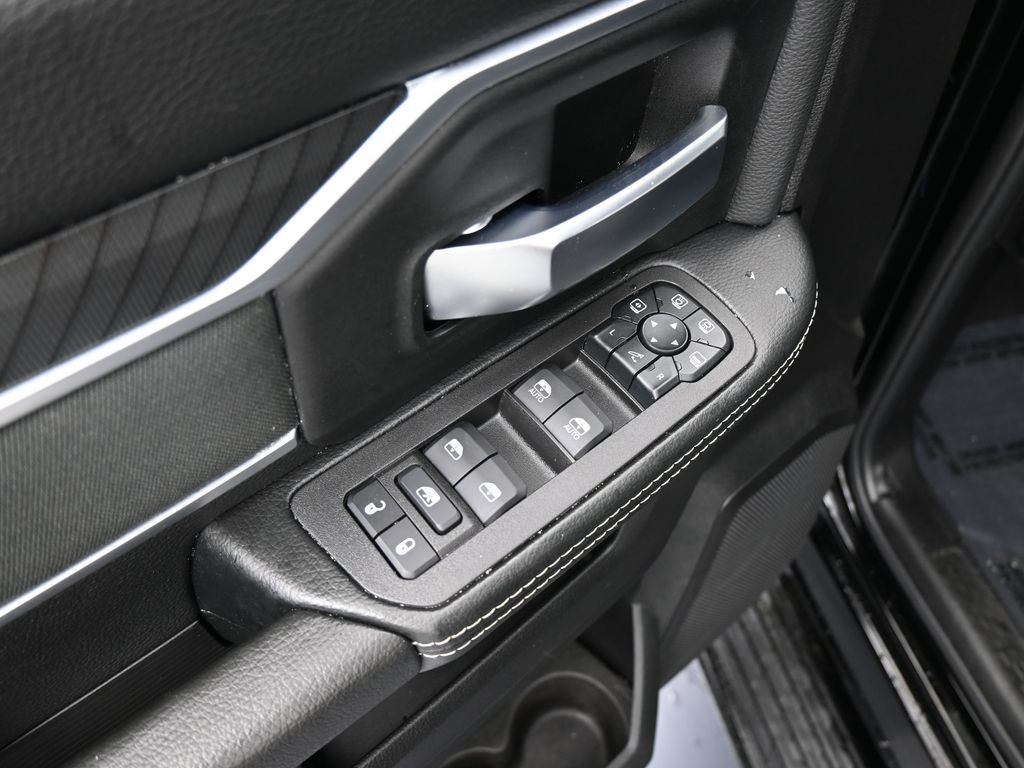 Used 2026 Diamond Black Crystal Pearlcoat Ram Big Horn image 17