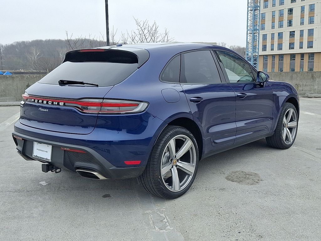 Thumbnail: 2026 Porsche Macan - 8