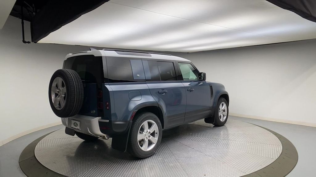 Thumbnail: 2023 Land Rover Defender - 8