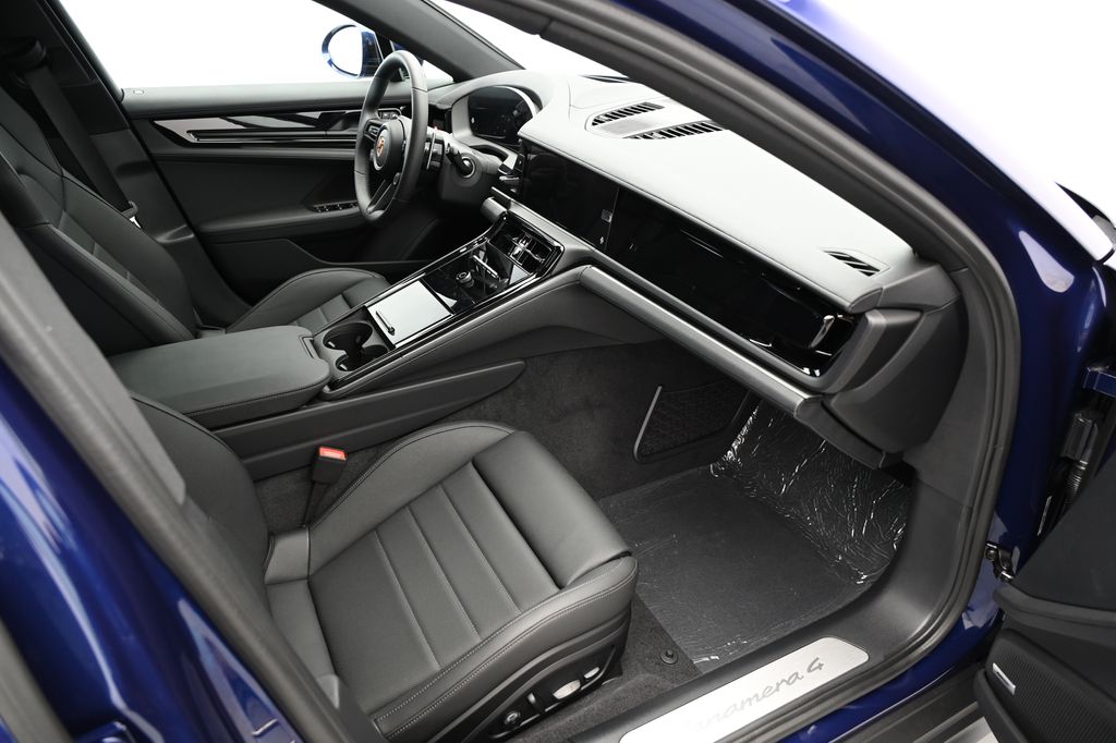 Thumbnail: 2024 Porsche Panamera - 21