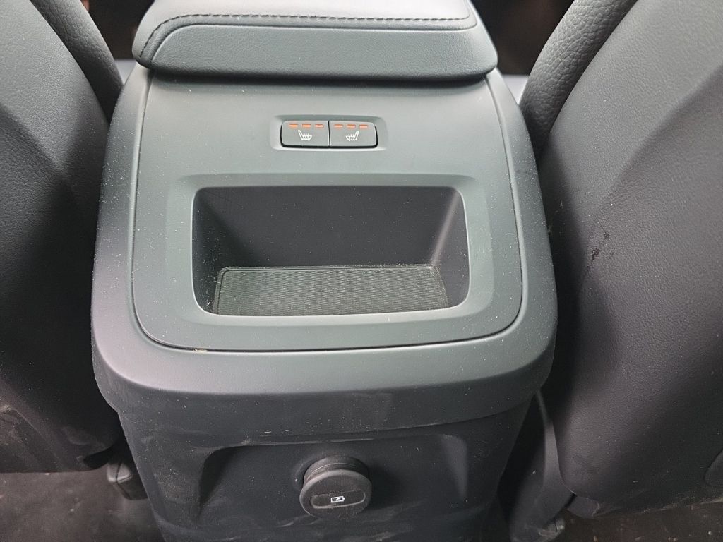 Used 2024 Gray Volvo T8 Plus Dark Theme image 19