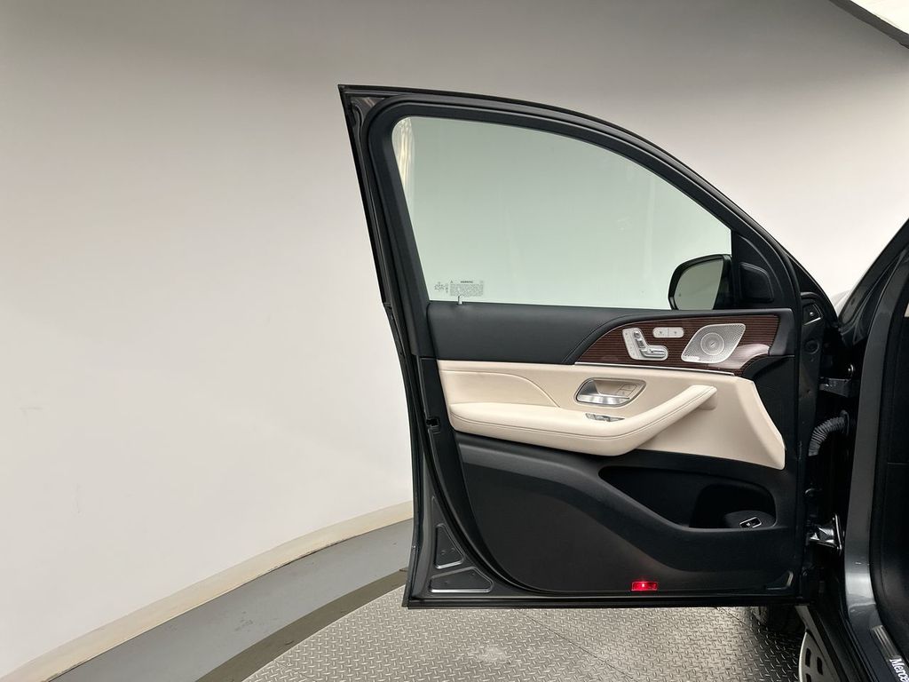 Thumbnail: 2022 Mercedes-Benz GLE - 21