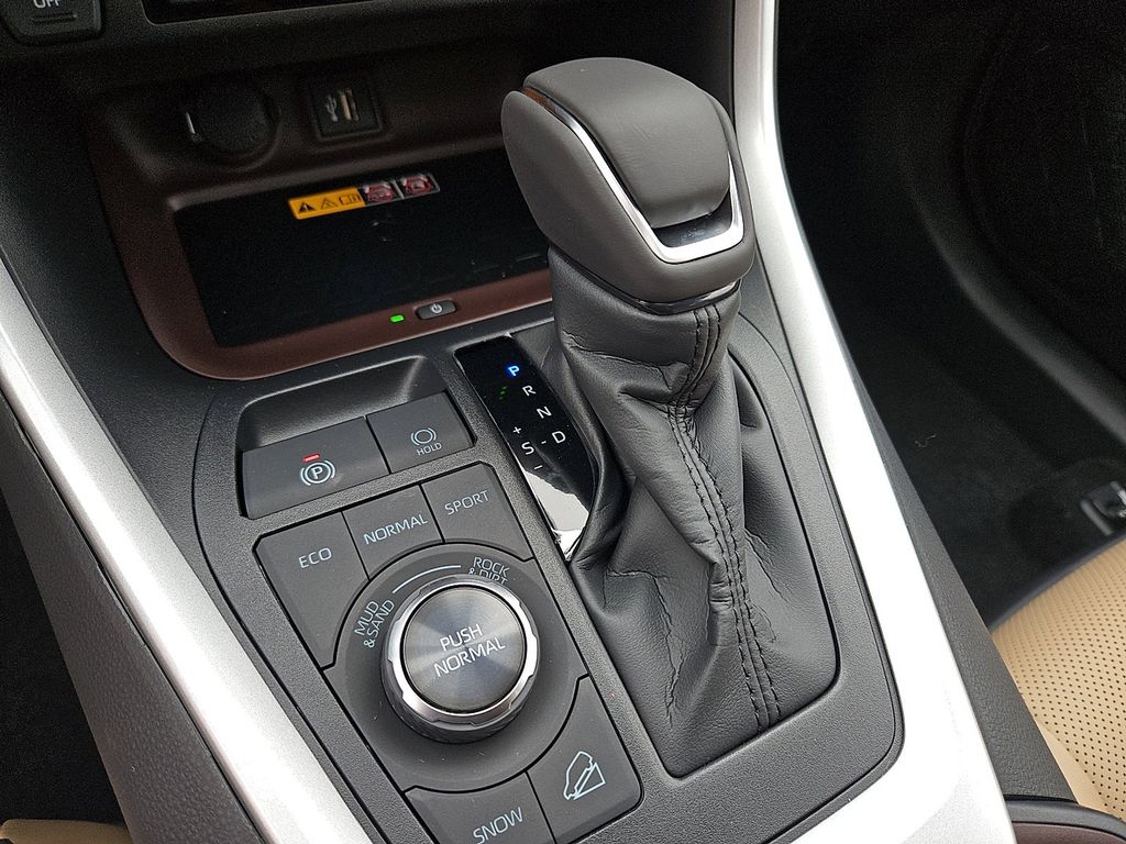 Thumbnail: 2025 Toyota RAV4 - 13