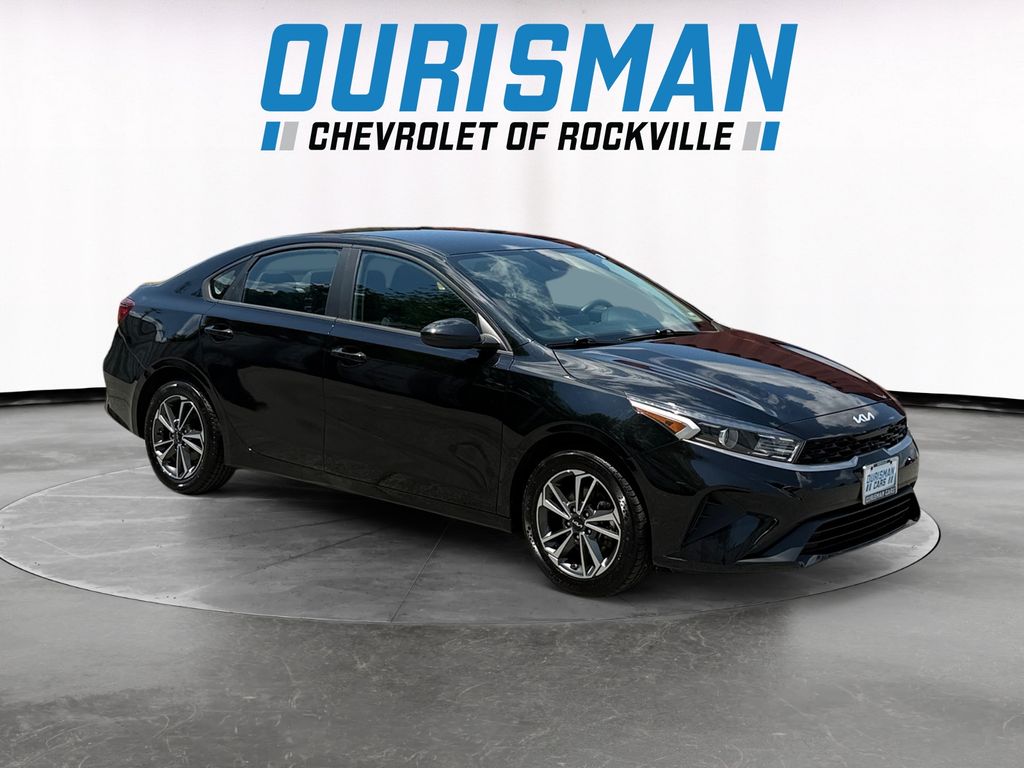2023 Kia Forte LXS FWD