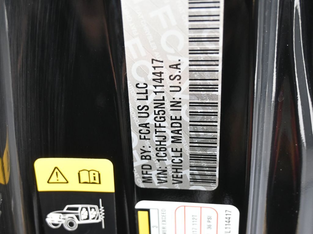 Used 2022 Black Clearcoat Jeep High Altitude image 16