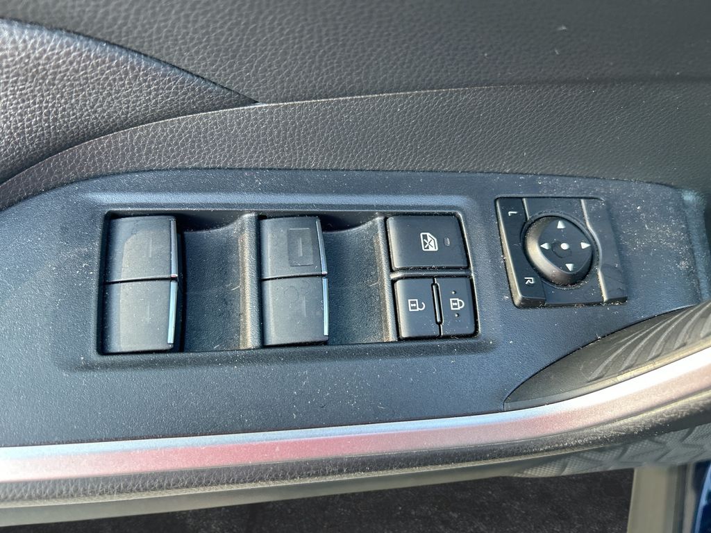Thumbnail: 2023 Toyota RAV4 - 13