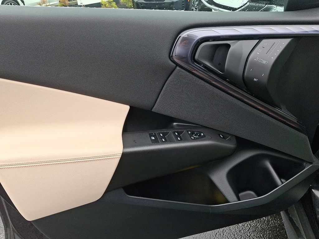 Thumbnail: 2025 BMW X3 - 13