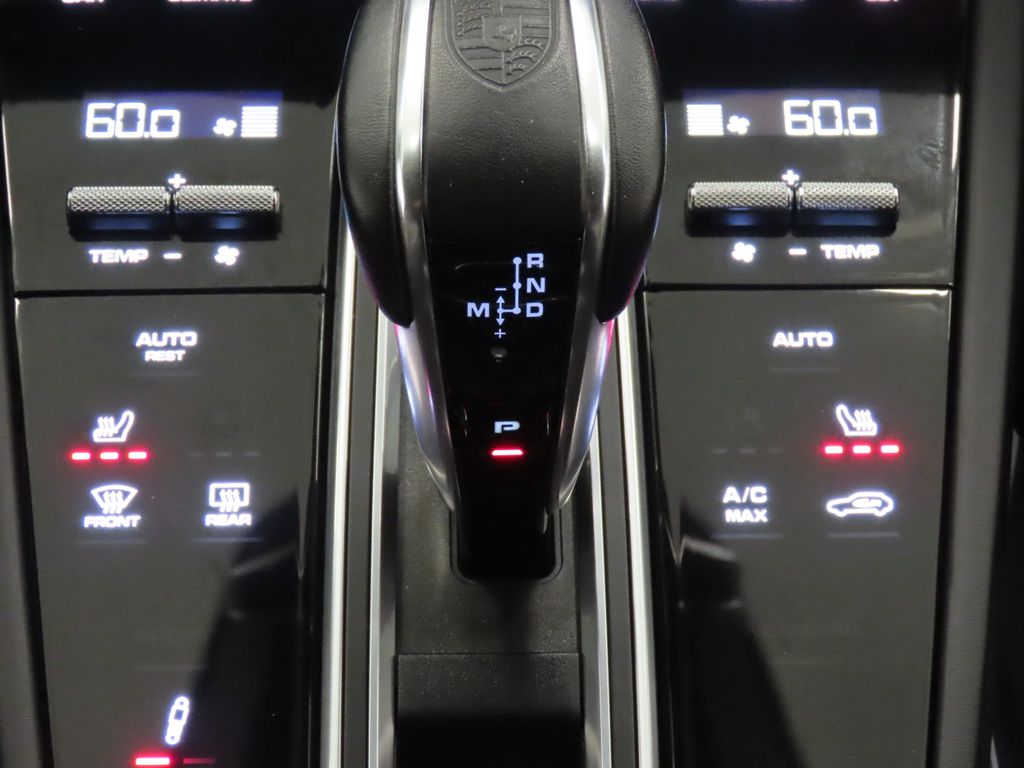 Thumbnail: 2022 Porsche  - 26