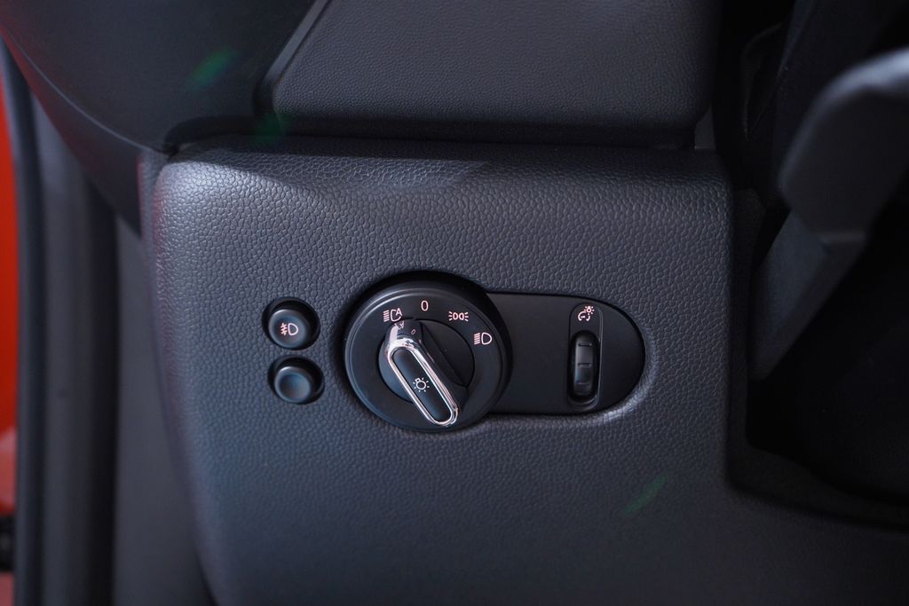 Thumbnail: 2019 MINI Cooper - 19