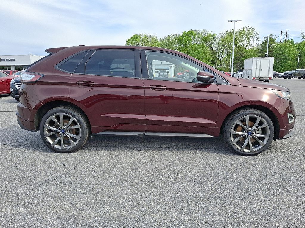 2017 Ford Edge — photo 8