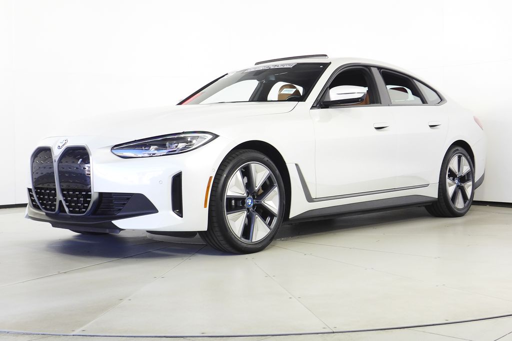 Thumbnail: 2023 BMW i4 - 2