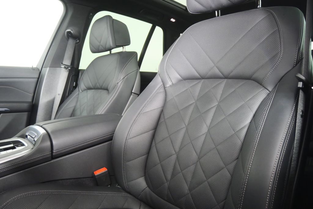 Thumbnail: 2025 BMW X5 - 11