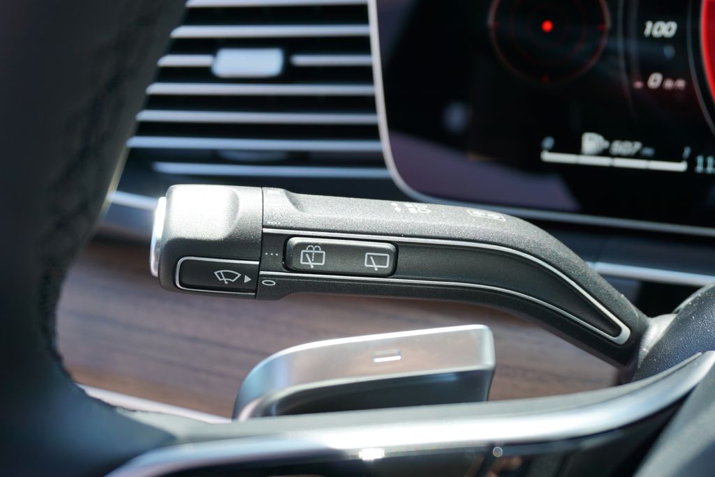 Thumbnail: 2026 Mercedes-Benz GLE - 30