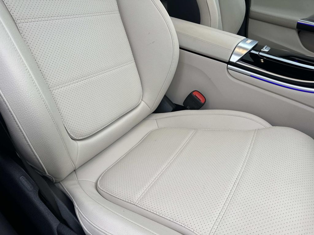 Thumbnail: 2025 Mercedes-Benz C-Class - 22