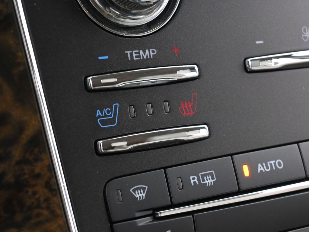 Used 2016 Midnight Lincoln Select image 28