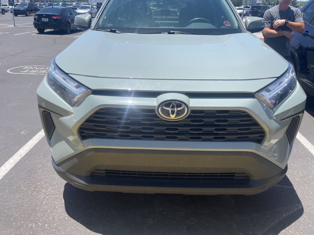 Thumbnail: 2022 Toyota RAV4 - 4