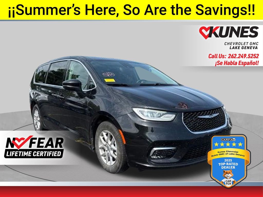 2023 Chrysler Pacifica Negro (Brilliant Black Crystal Pearlcoat) Minivan Tracción delantera 9 velocidades Automática